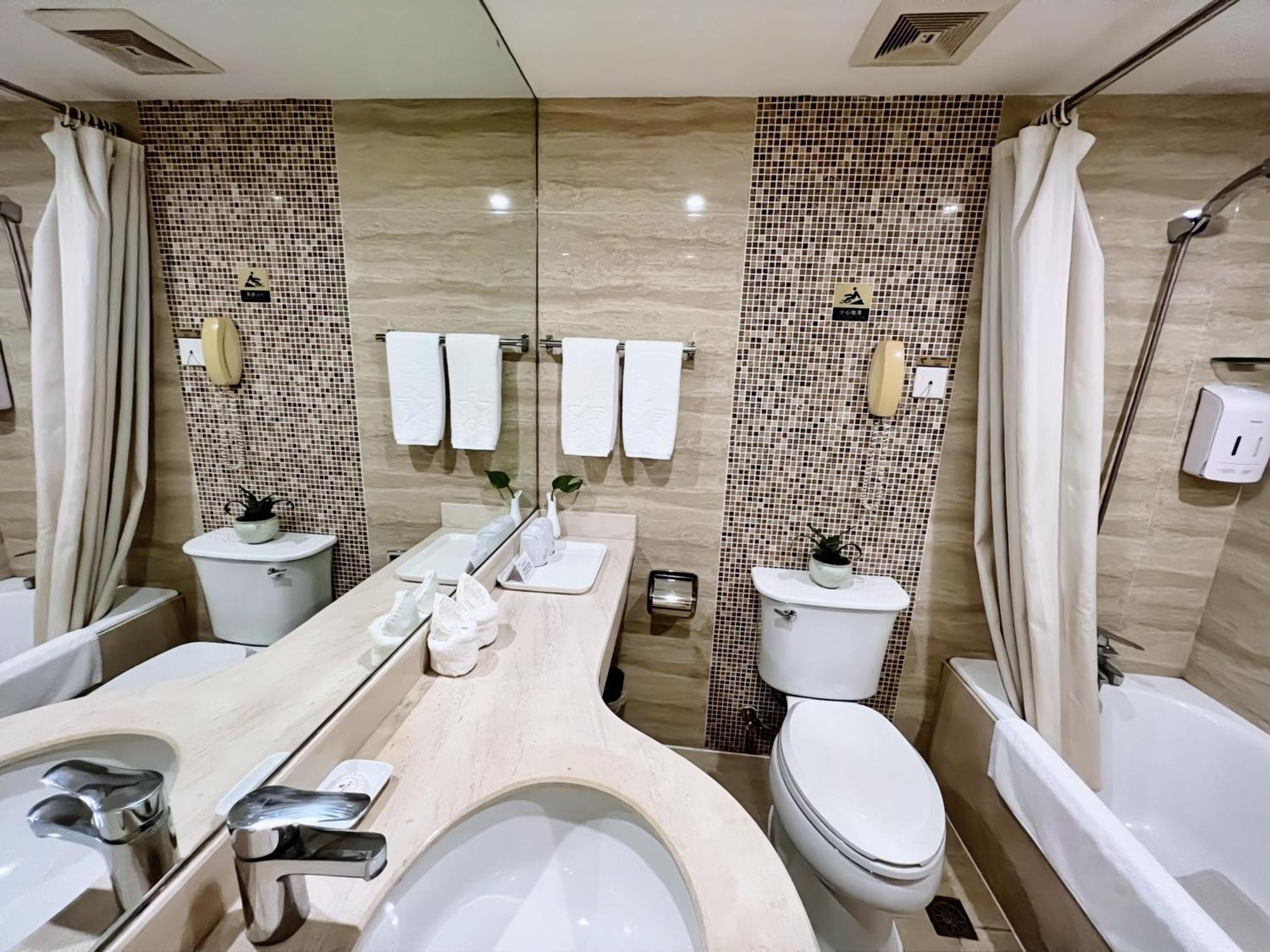 Chongqing Milky Way Hotel Экстерьер фото