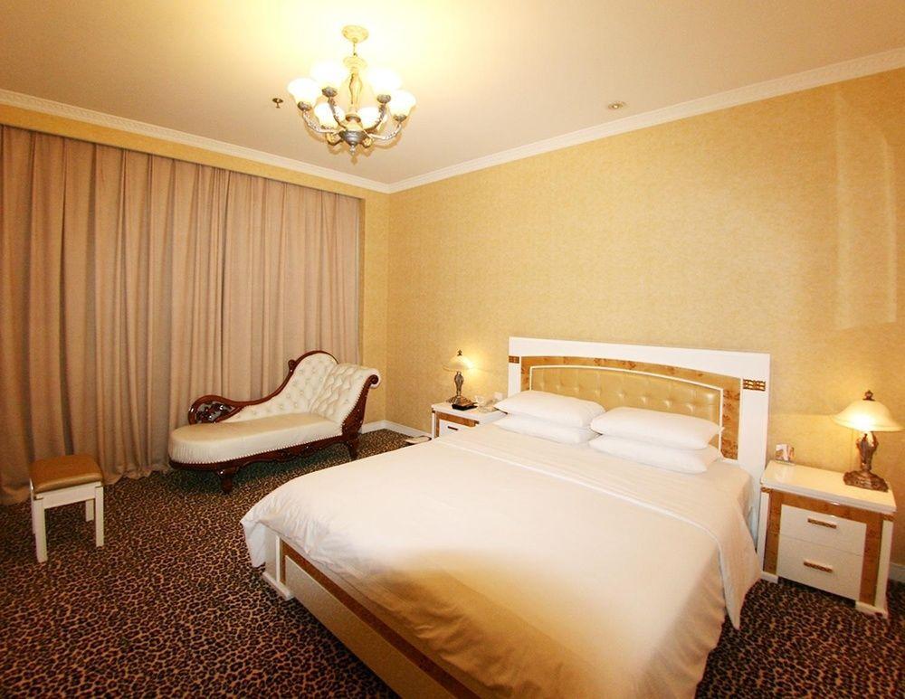 Chongqing Milky Way Hotel Экстерьер фото
